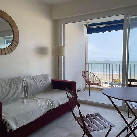 Apartment Studio Ideal Face Mer Avec Terrasse Et Parking A Royan, Pres Des Commerces Et De La Plage - Fr-1-494-169 *