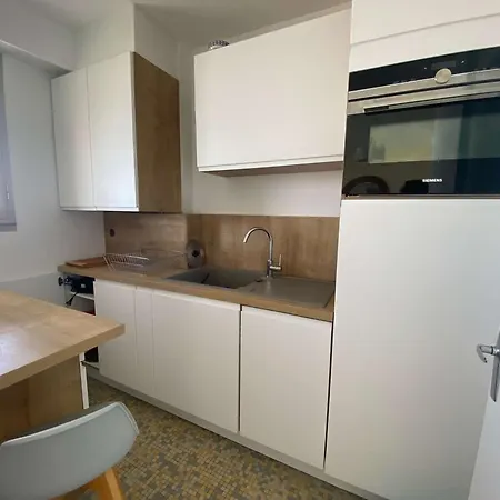 Studio Ideal Face Mer Avec Terrasse Et Parking A Royan, Pres Des Commerces Et De La Plage - Fr-1-494-169 Apartment Royan